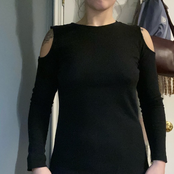 H&M cold shoulder long sleeve - Picture 3 of 4